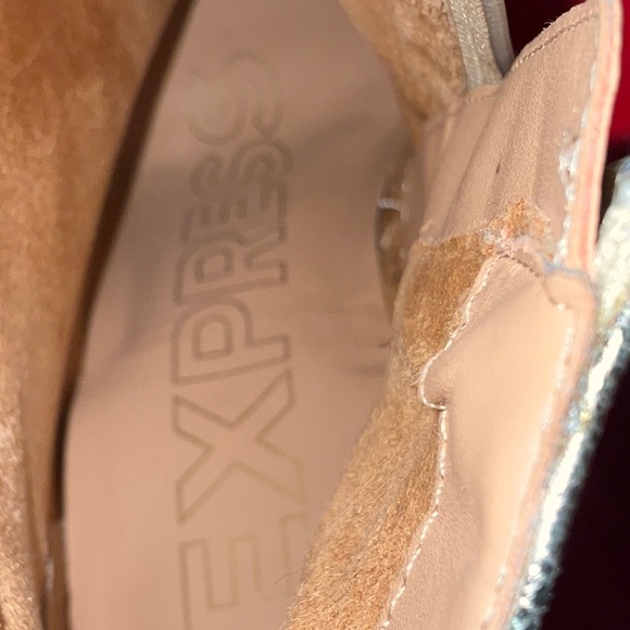 EUC Express Gold Metallic Ankle Boots - Size 7 - Picture 6 of 13